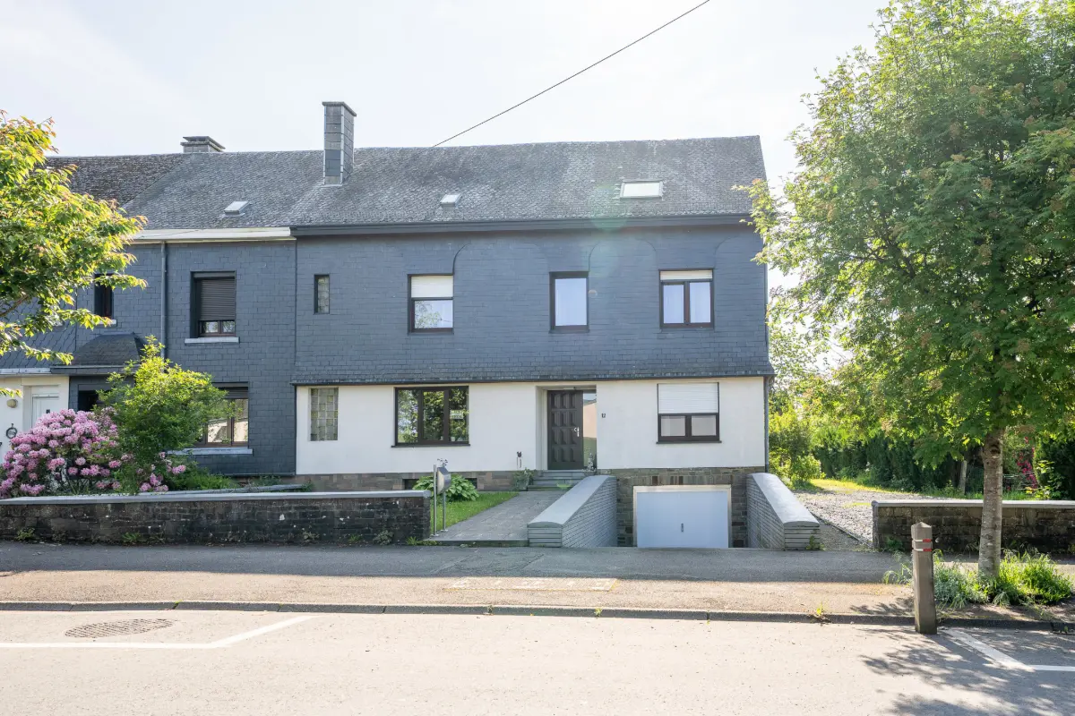Immeuble de rapport - Immeuble à appartement à vendre à Libramont-Chevigny 6800 359000.00€ 8 chambres 120.00m² - annonce 817806