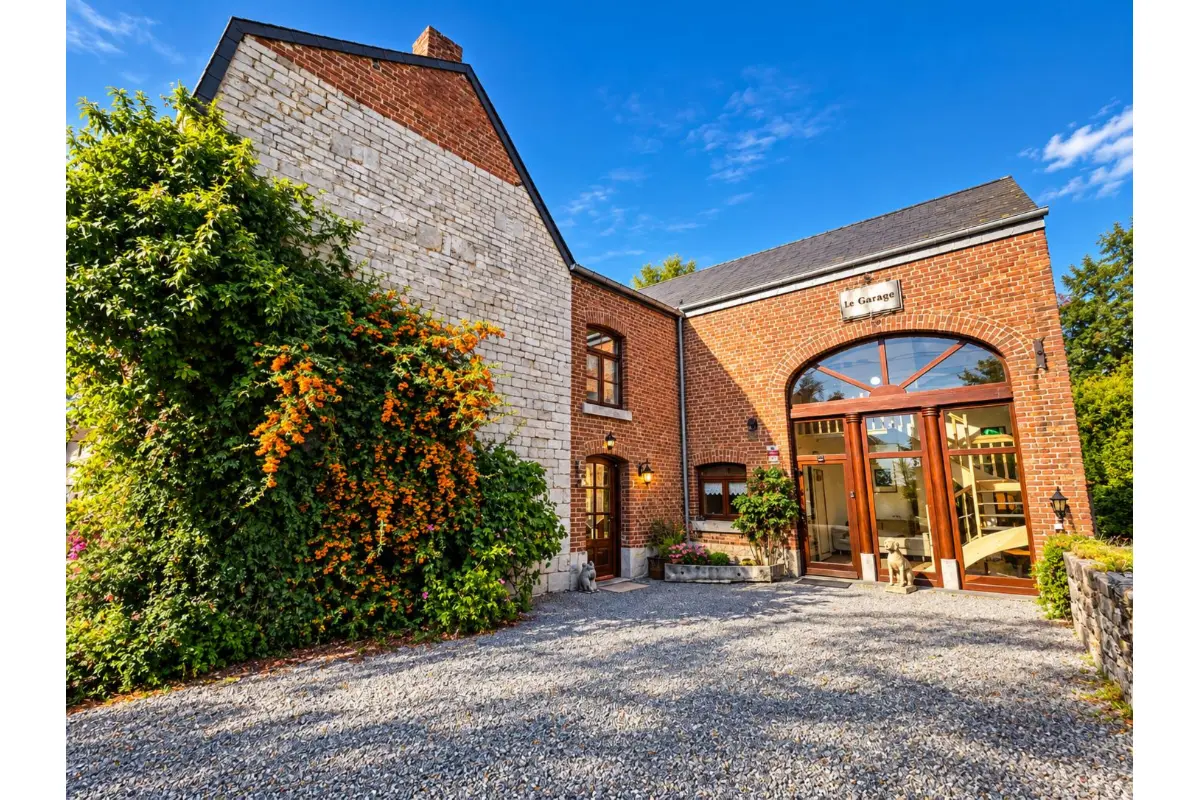 Château à vendre à Durbuy 6940 200000.00€ 6 chambres 327.00m² - annonce 821727