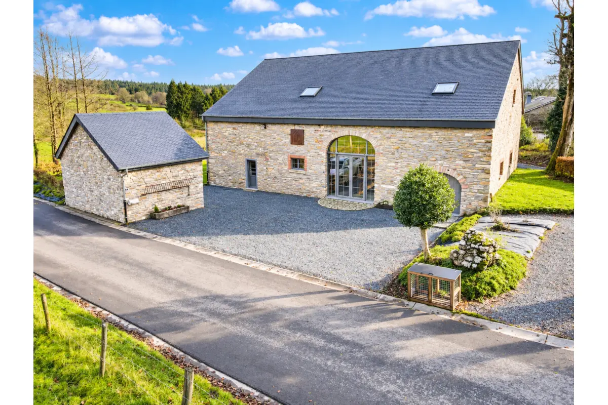 Maison à  à Mont 6661 998000.00€ 6 chambres 670.00m² - annonce 824373